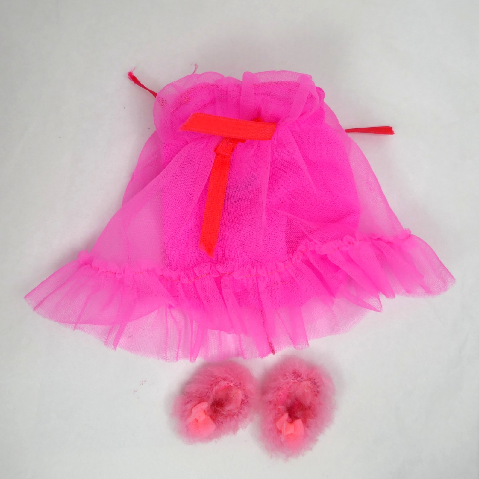Vintage Barbie # 3403 BABYDOLL PINKS very good condition with flaw Vintage Barbie # 3403 BABYDOLL PINKS very good condition with flaw