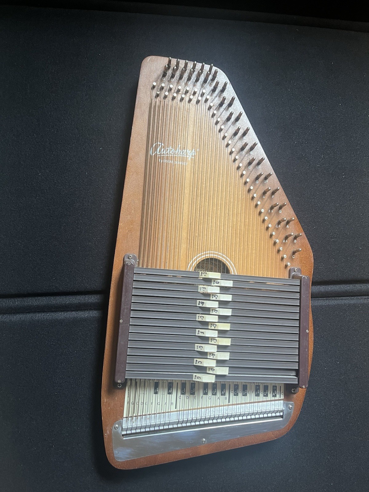 Vintage Oscar Schmidt MODEL 15 EBH/R Autoharp Made In U.S.A. Vintage Oscar Schmidt MODEL 15 EBH/R Autoharp Made In U.S.A.