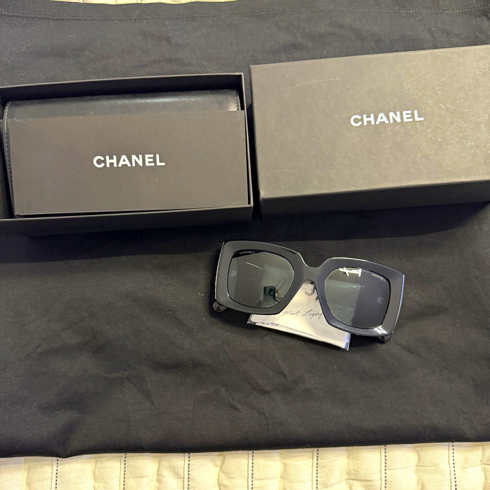 CHANEL Women’s Square Sunglasses Black Plastic Frame Gray Tinted Logo CHANEL Women’s Square Sunglasses Black Plastic Frame Gray Tinted Logo