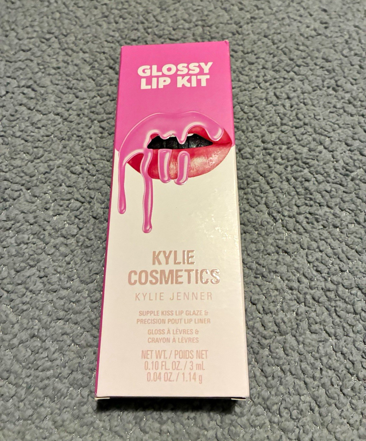 Kylie Cosmetics Glossy Lip Kit Candy Pink 811 Lip Glaze & Lip Liner Set Kylie Cosmetics Glossy Lip Kit Candy Pink 811 Lip Glaze & Lip Liner Set