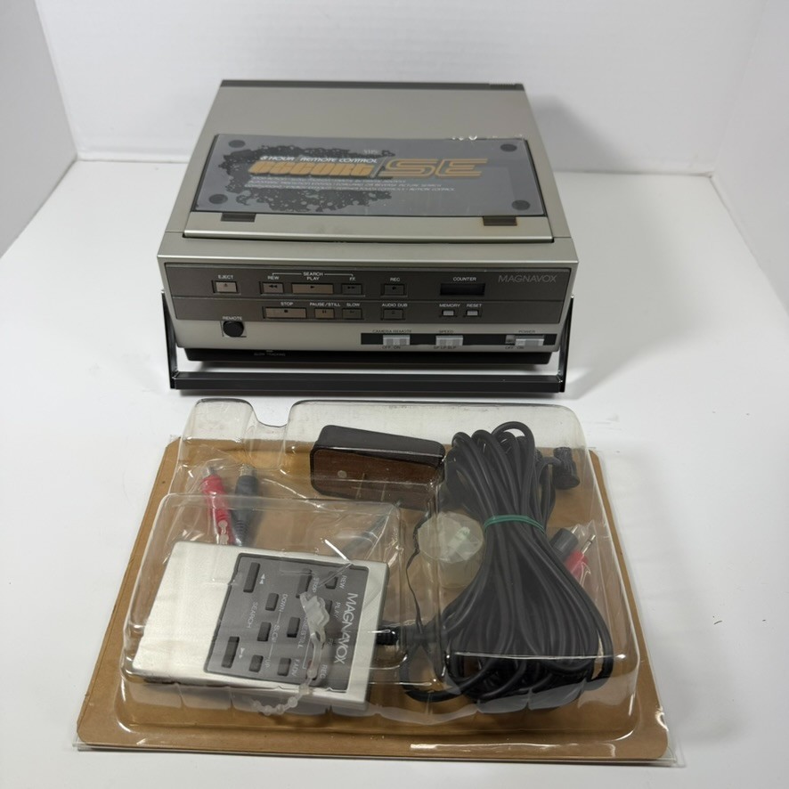 RARE Vintage 1980\'s Top Loading Portable MAGNAVOX VCR VR8356BKO1 TESTED