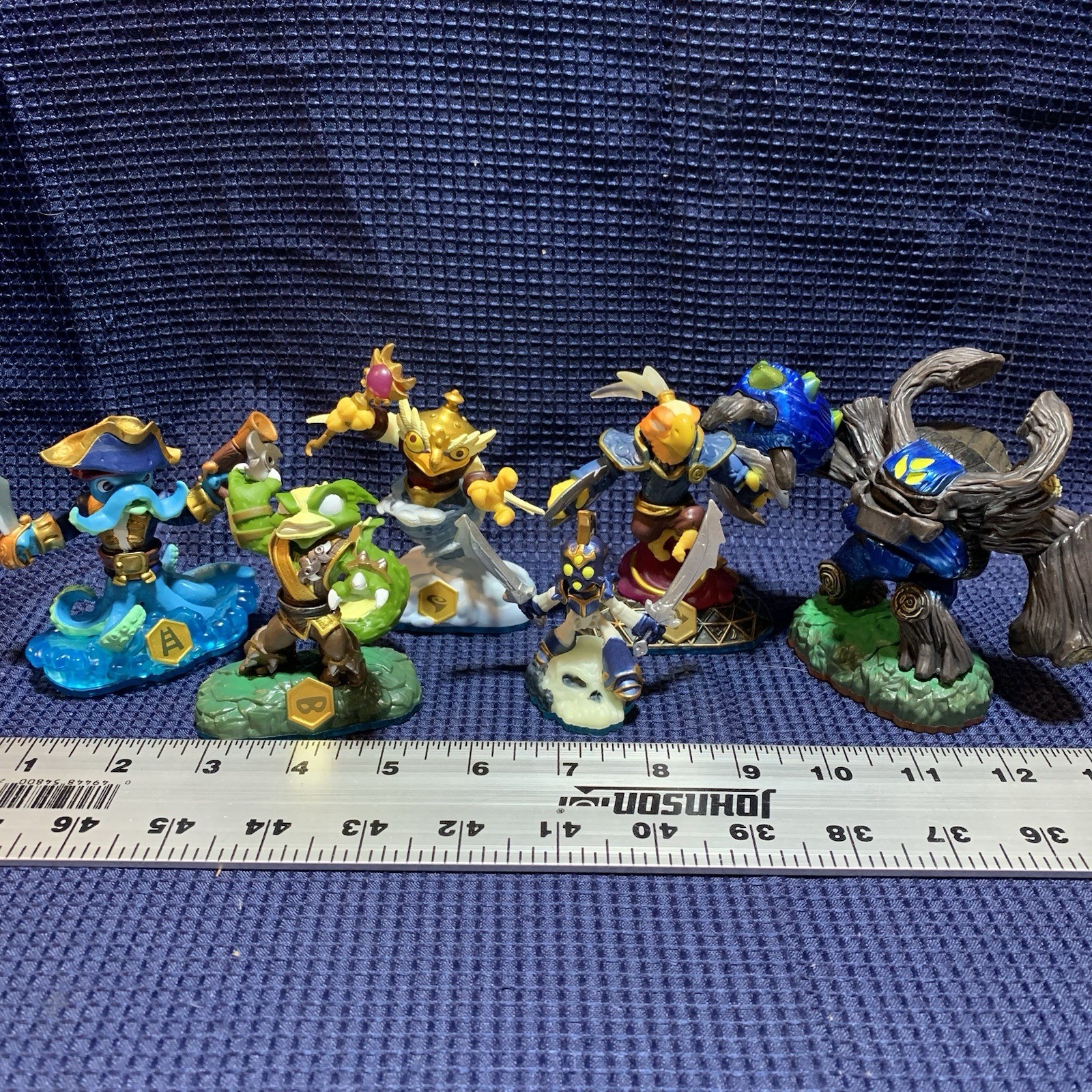Skylanders Lot of 6 Collectible Figures - Activision - Skylanders Lot of 6 Collectible Figures - Activision -