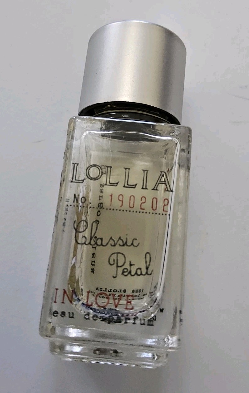 Lollia In Love Little Luxe Splash Eau de Parfum Classic Petal 0.125 fl oz/3.6ml Lollia In Love Little Luxe Splash Eau de Parfum Classic Petal 0.125 fl oz/3.6ml