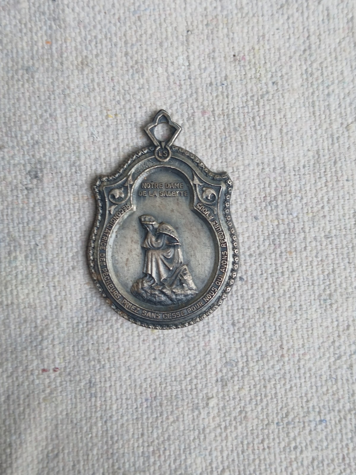 Notre Dame De La Salette Religious Medal Pendant Charm Rare Notre Dame De La Salette Religious Medal Pendant Charm Rare