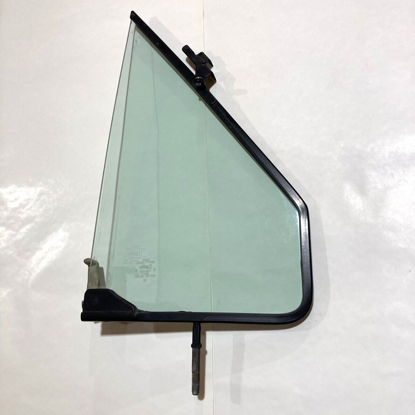 1992-1996 Ford F-150 (Bronco) vent glass RH (wing window) F-250, F-350 (Carlite)