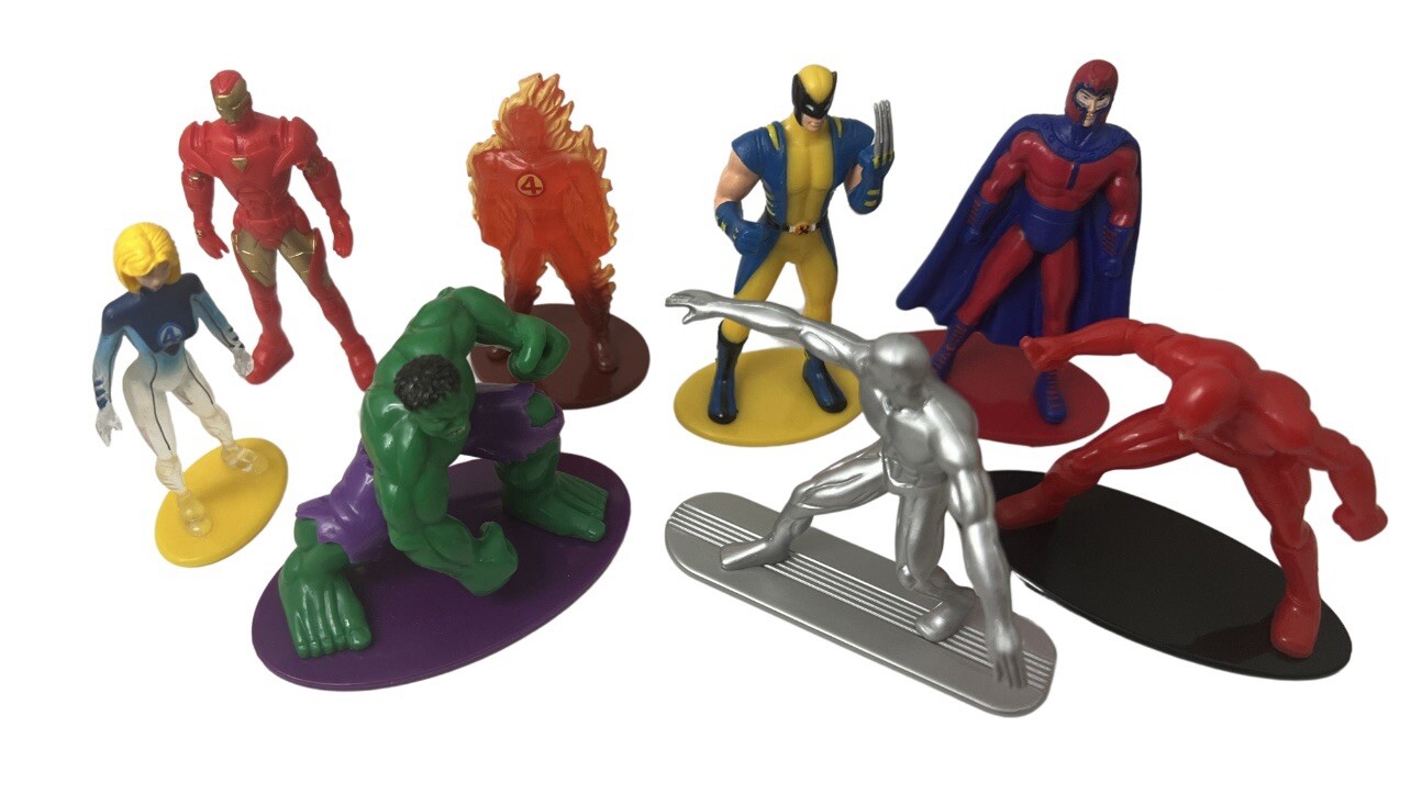 8 Marvel Heroes & Villains Figures Hulk, Magneto Iron Man Avengers Cake Toppers