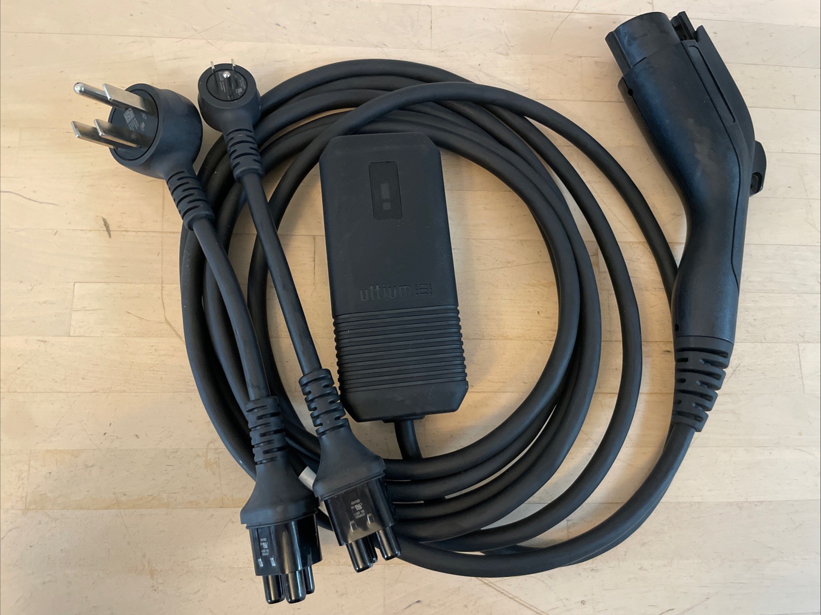 2022 - 2027 GMC Sierra EV Charger electric Pickup Charging Cable Charge Cord 32A 2022 - 2027 GMC Sierra EV Charger electric Pickup Charging Cable Charge Cord 32A