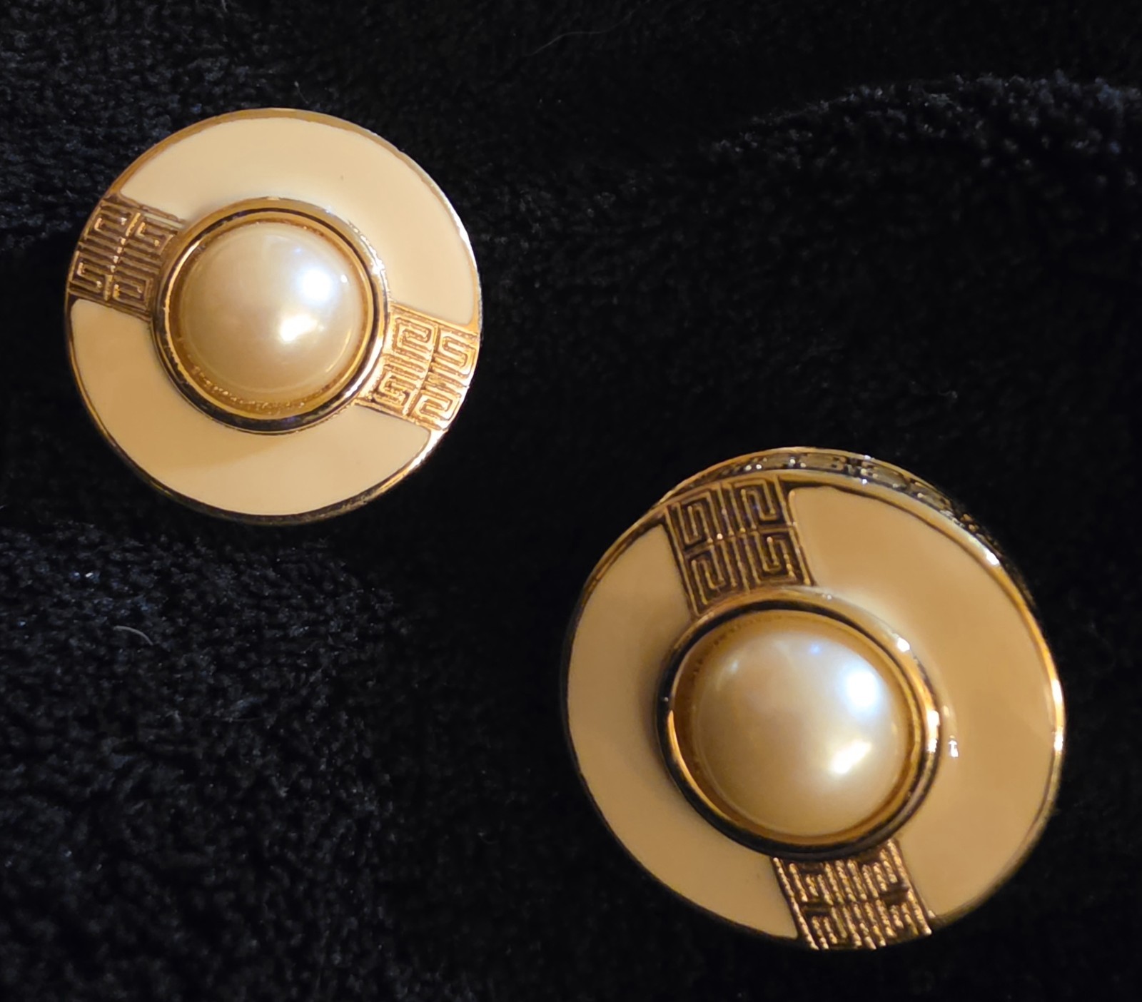 Vintage Givenchy  Round Gold Tone Faux Pearl Enamel Clip On Earrings Rare