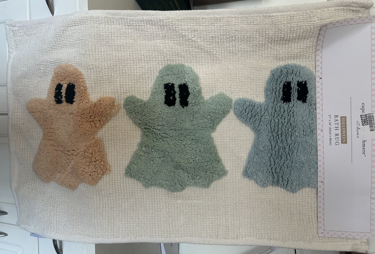 NEW Cupcakes and Cashmere HALLOWEEN Pastel Ghosts Bath Rug 21”x34” Tufted NEW Cupcakes and Cashmere HALLOWEEN Pastel Ghosts Bath Rug 21”x34” Tufted