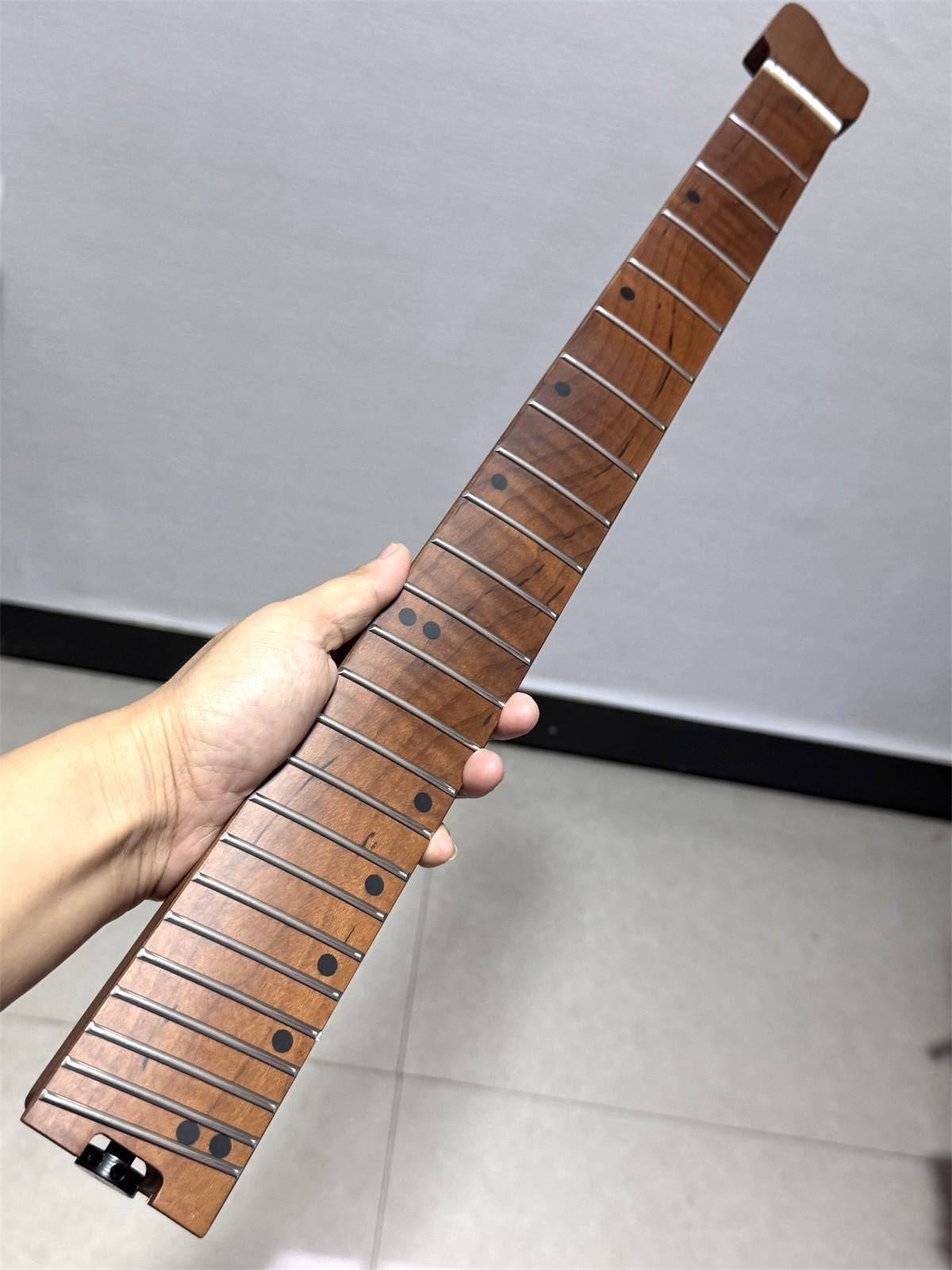 Low price Headless Tilted 24fret roasted flame maple electric guitar neck T shap