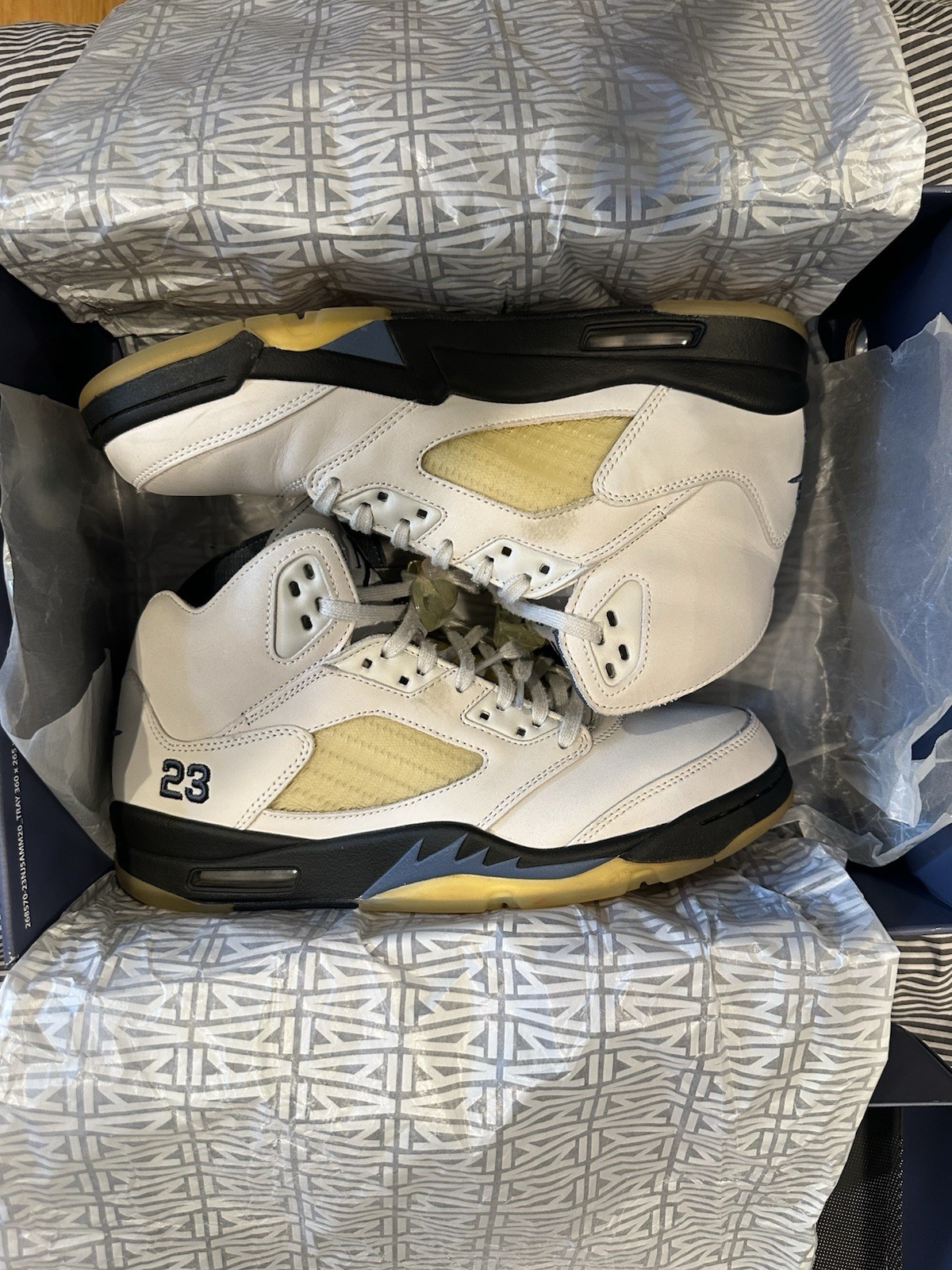 Size 11m / 12.5w — USED Jordan 5 A Ma Maniére DAWN Size 11m / 12.5w — USED Jordan 5 A Ma Maniére DAWN