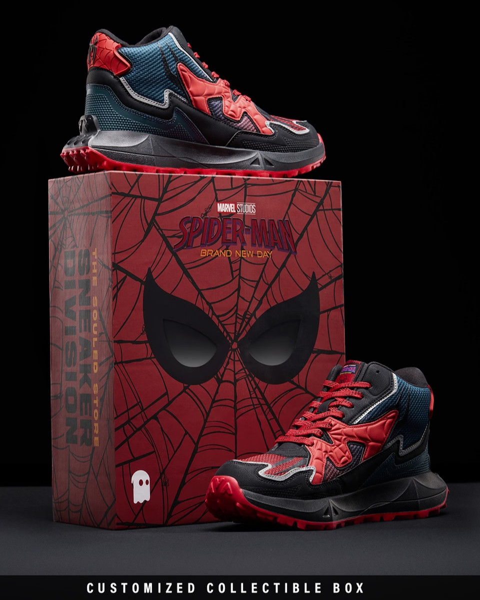 Spider-Man Brand New Day Men's Mid Top Sneaker with Printed Insole & Col. Box