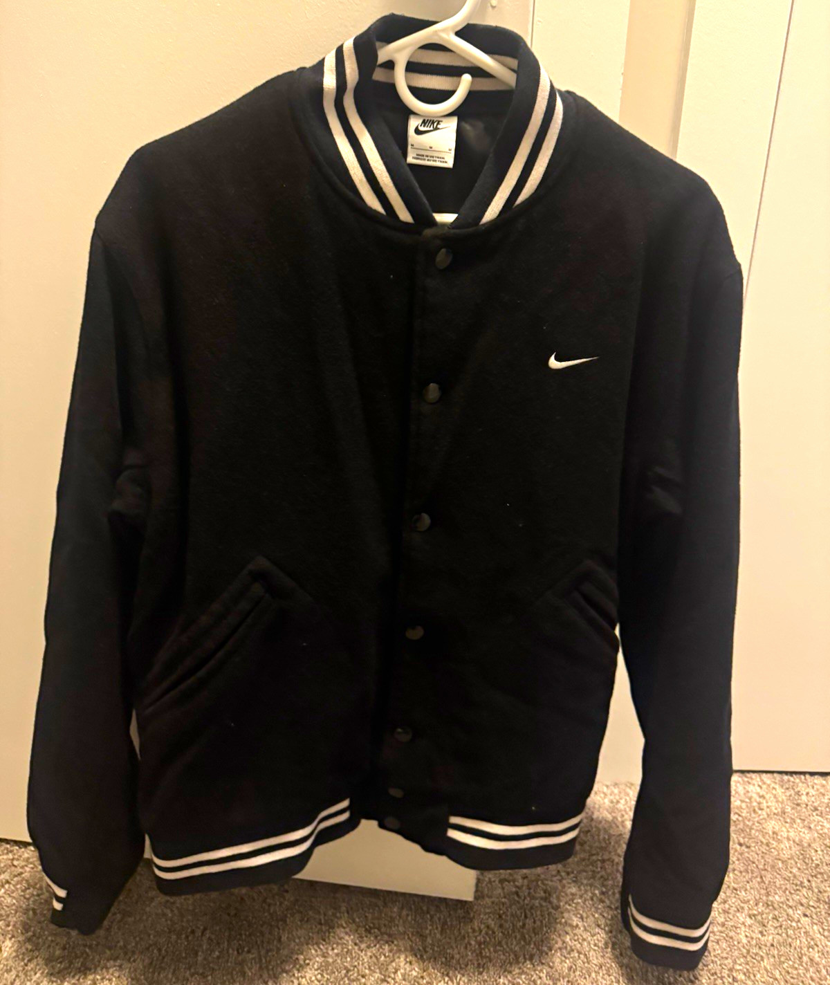 Nike Men\'s Black Varsity Jacket Size M Nike Men\'s Black Varsity Jacket Size M