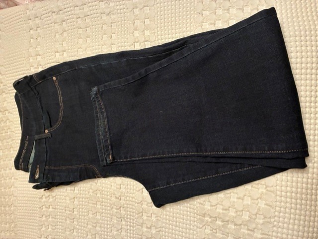 Chico\'s So Slimming Girlfriend Dark Bluejeans, Brand new, never worn, size 2.5 Chico\'s So Slimming Girlfriend Dark Bluejeans, Brand new, never worn, size 2.5