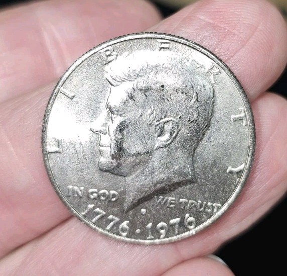 1776-1976 D Bicentennial Kennedy 50c Half Dollar Liberty U.S. Coin Circulated 1776-1976 D Bicentennial Kennedy 50c Half Dollar Liberty U.S. Coin Circulated