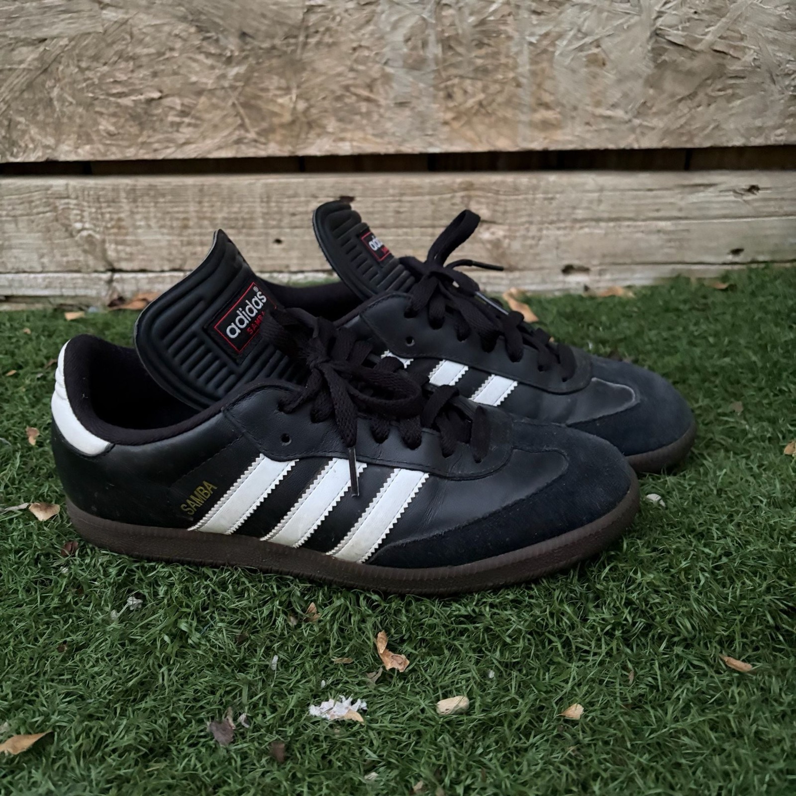 Adidas Samba Classic Black White Sneakers Adidas Samba Classic Black White Sneakers