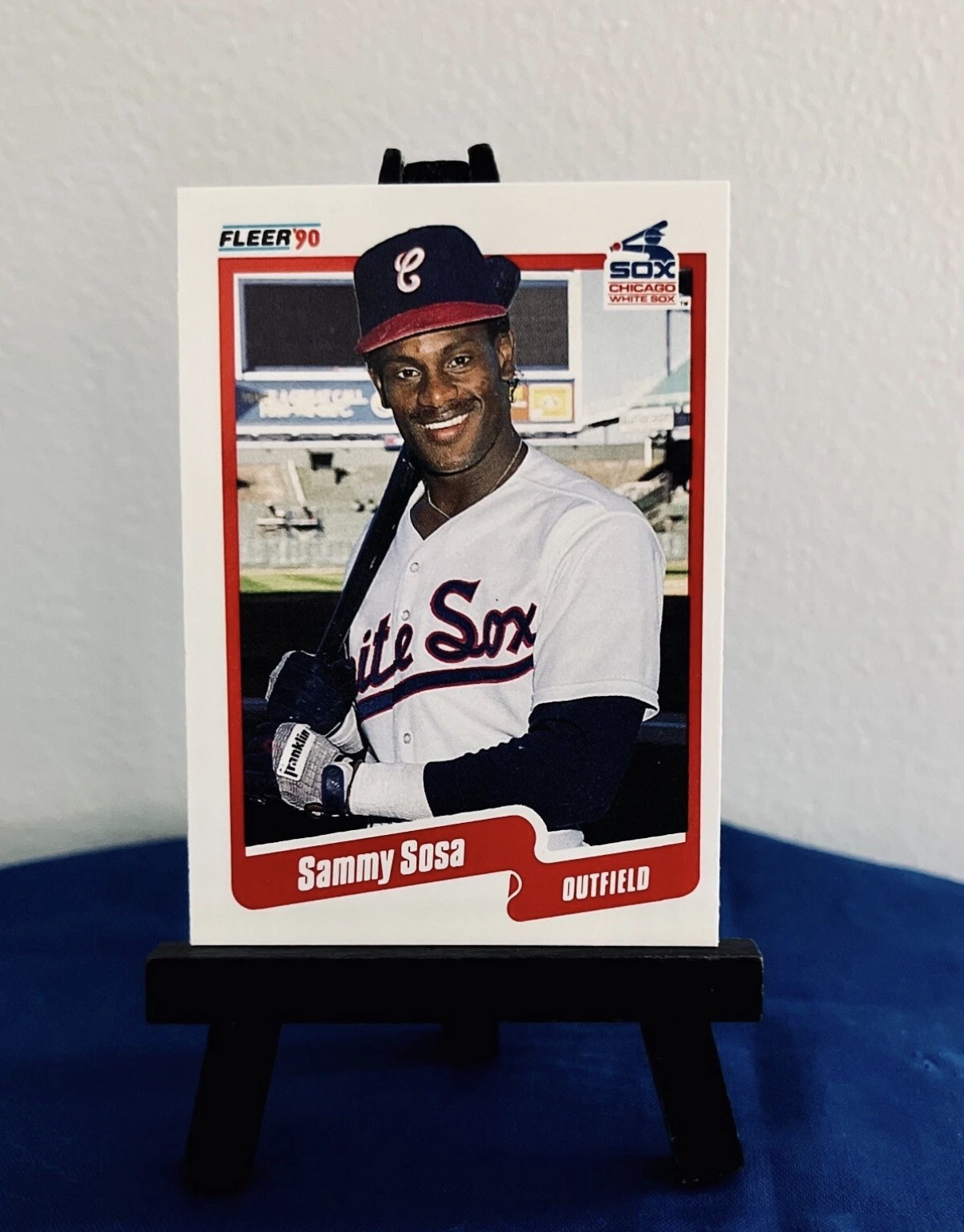SAMMY SOSA #549. FLEER ERROR (RC). MINT CONDITION BASEBALL CARD SAMMY SOSA #549. FLEER ERROR (RC). MINT CONDITION BASEBALL CARD