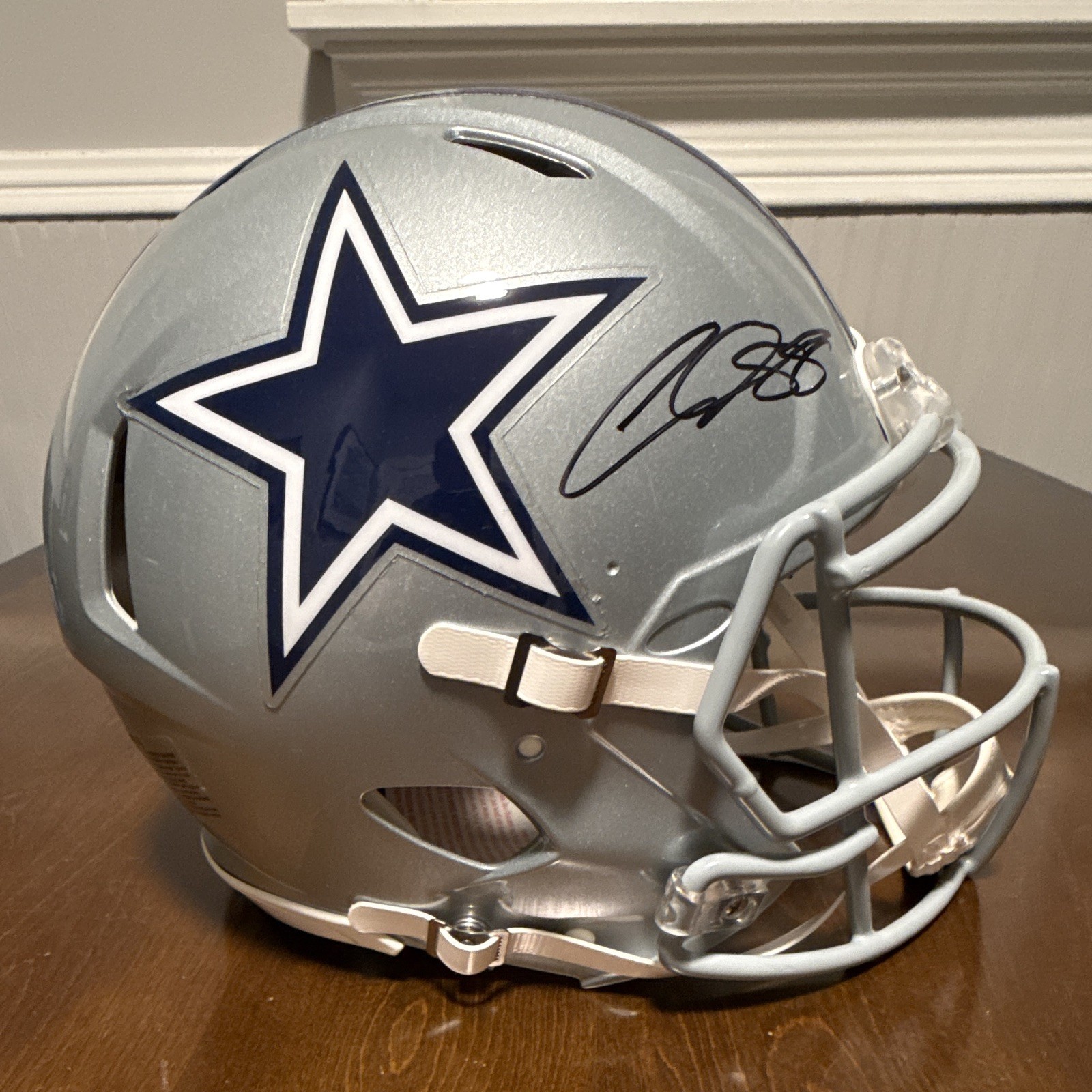 Ceedee Lamb Autographed Full Size Authentic Helmet (Fanatics Certified) Ceedee Lamb Autographed Full Size Authentic Helmet (Fanatics Certified)