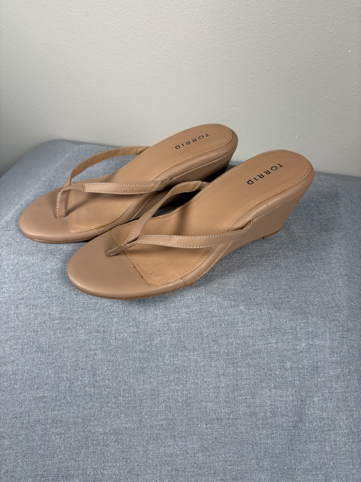 Torrid Women\'s Tan Thong Wedge Sandals Slip On Casual Shoes Size 9 Torrid Women\'s Tan Thong Wedge Sandals Slip On Casual Shoes Size 9