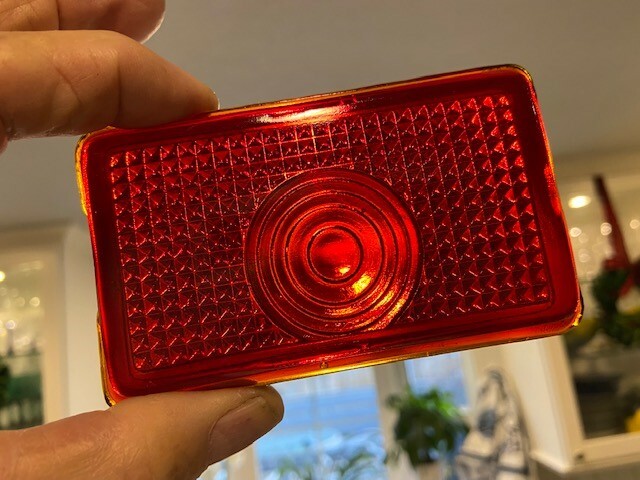 VINTAGE 1942-49 OLDSMOBILE TAIL LIGHT LENS , ORIGINAL GLASS , PART # T 336 VINTAGE 1942-49 OLDSMOBILE TAIL LIGHT LENS , ORIGINAL GLASS , PART # T 336