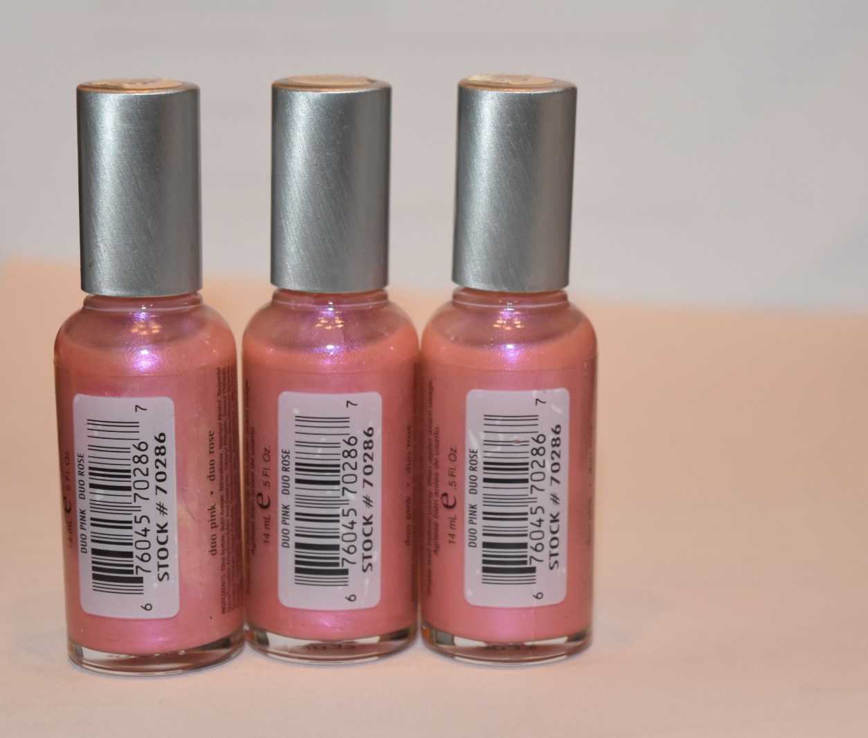 3X Mary Kate & Ashley color flips / duotone nail lacquer - Duo Pink 3X Mary Kate & Ashley color flips / duotone nail lacquer - Duo Pink