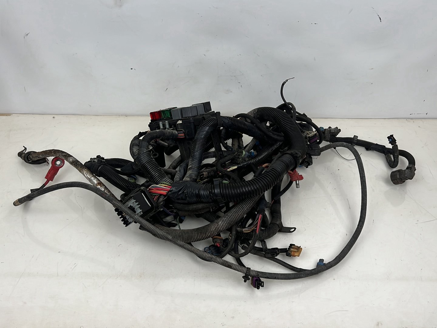 1995-1998 Chevrolet GMC C/K Engine Wiring Harness w/ Fuse Box OEM