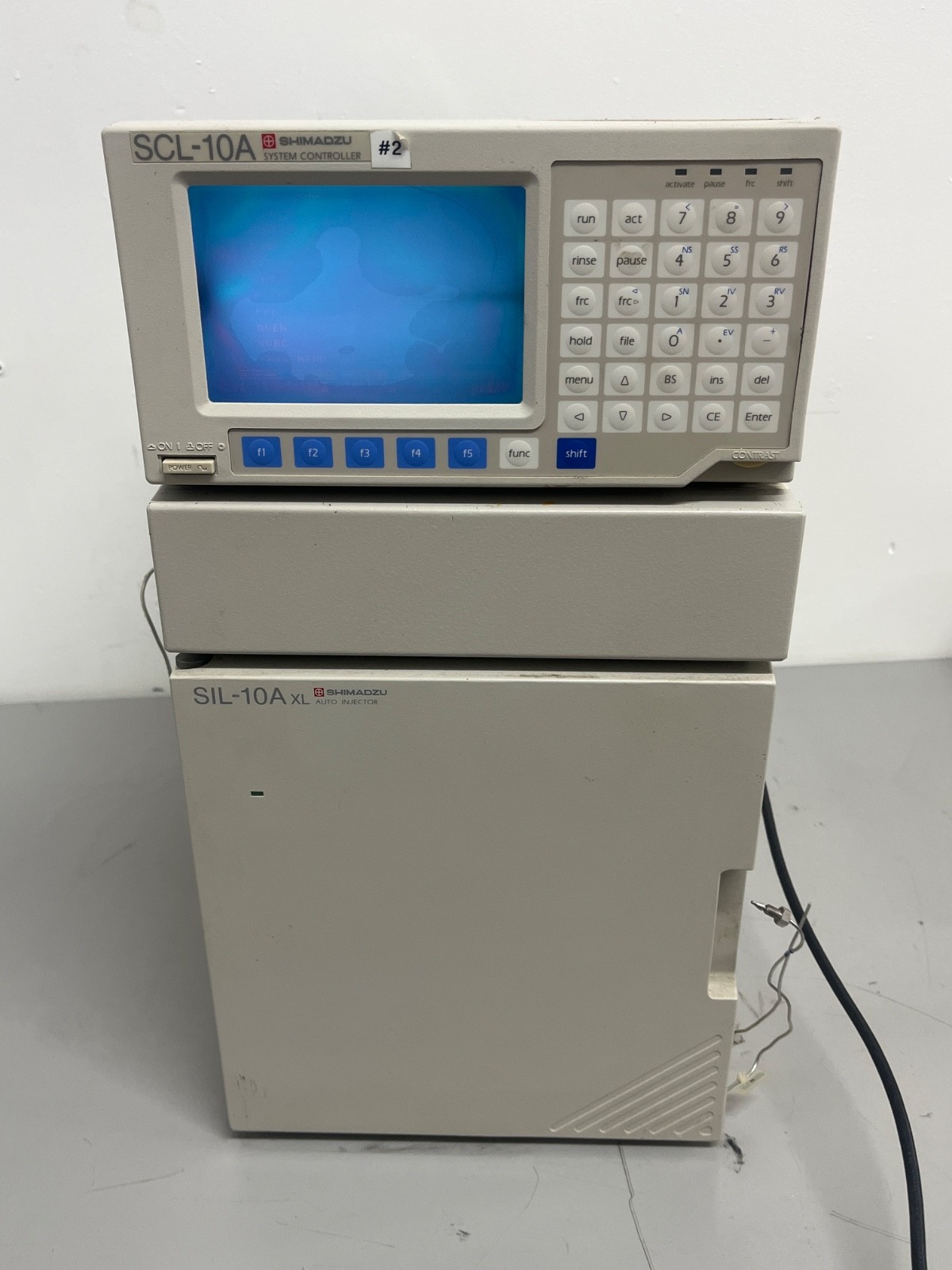 Shimadzu SCL-10A System Controller & SIL-10AXi HPLC Autosampler - Powers On