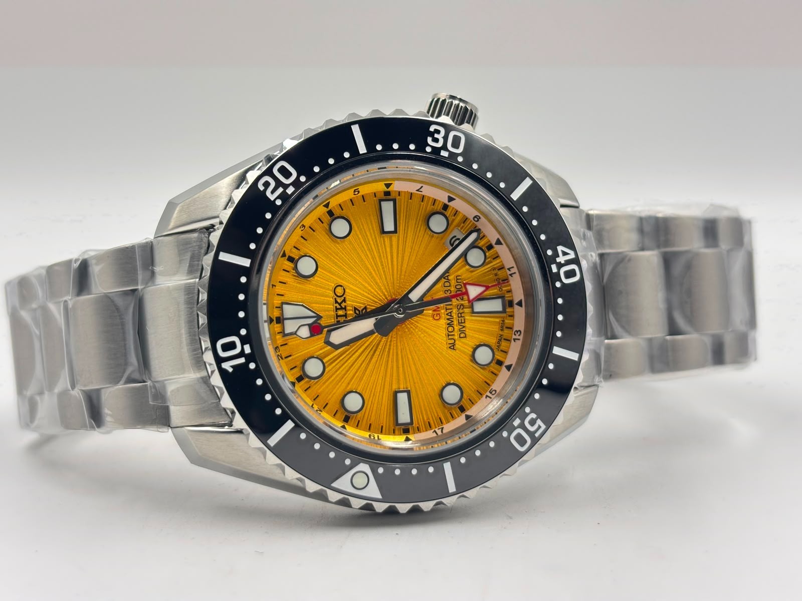 Vintage Seiko Prospex GMT Diver’s  Automatic Yellow Dial Steel Men's Wrist Watch