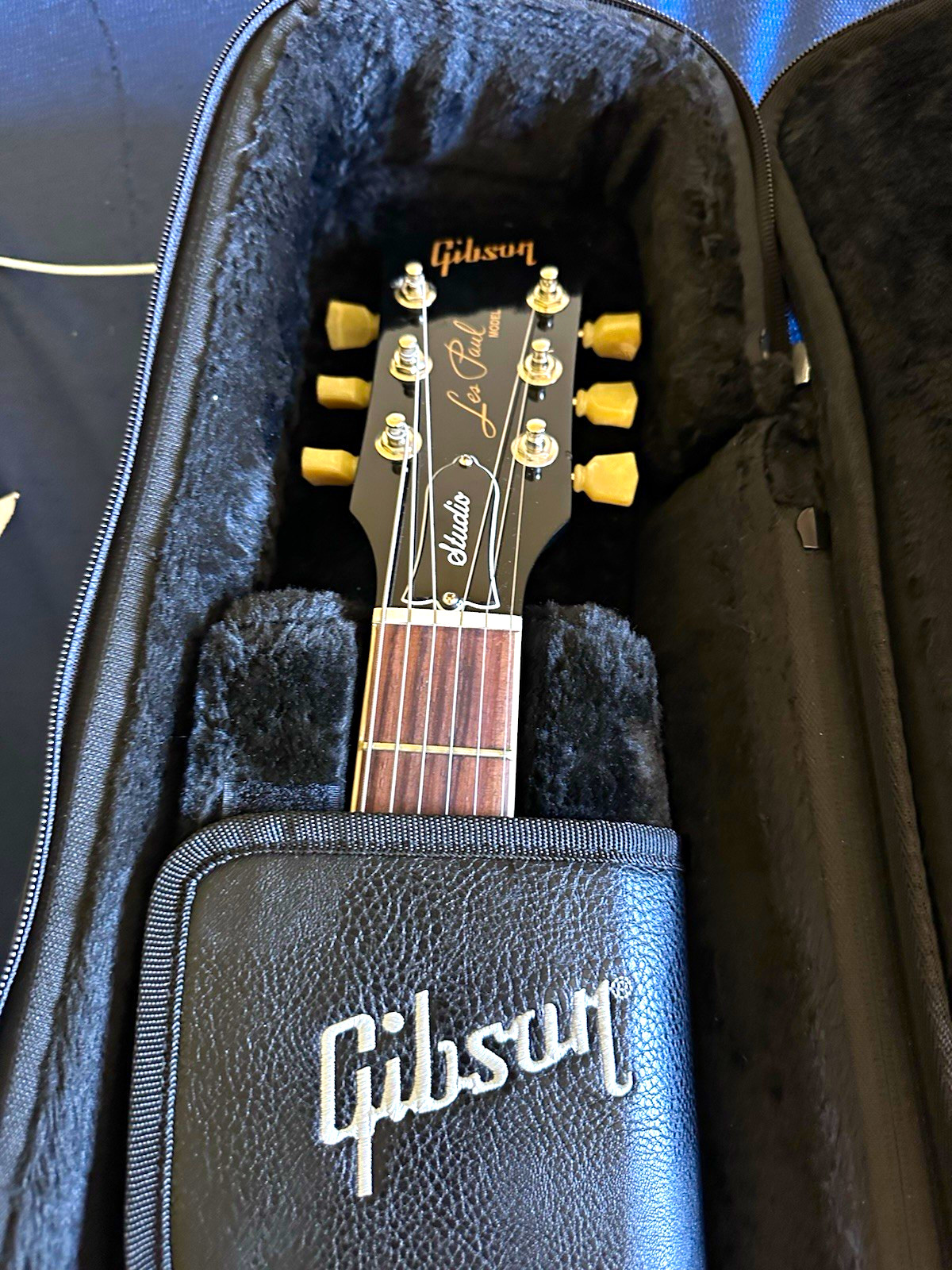 Gibson Les Paul Studio 2005 Black Solid Mahogany 6-String RH w/ Gig Bag