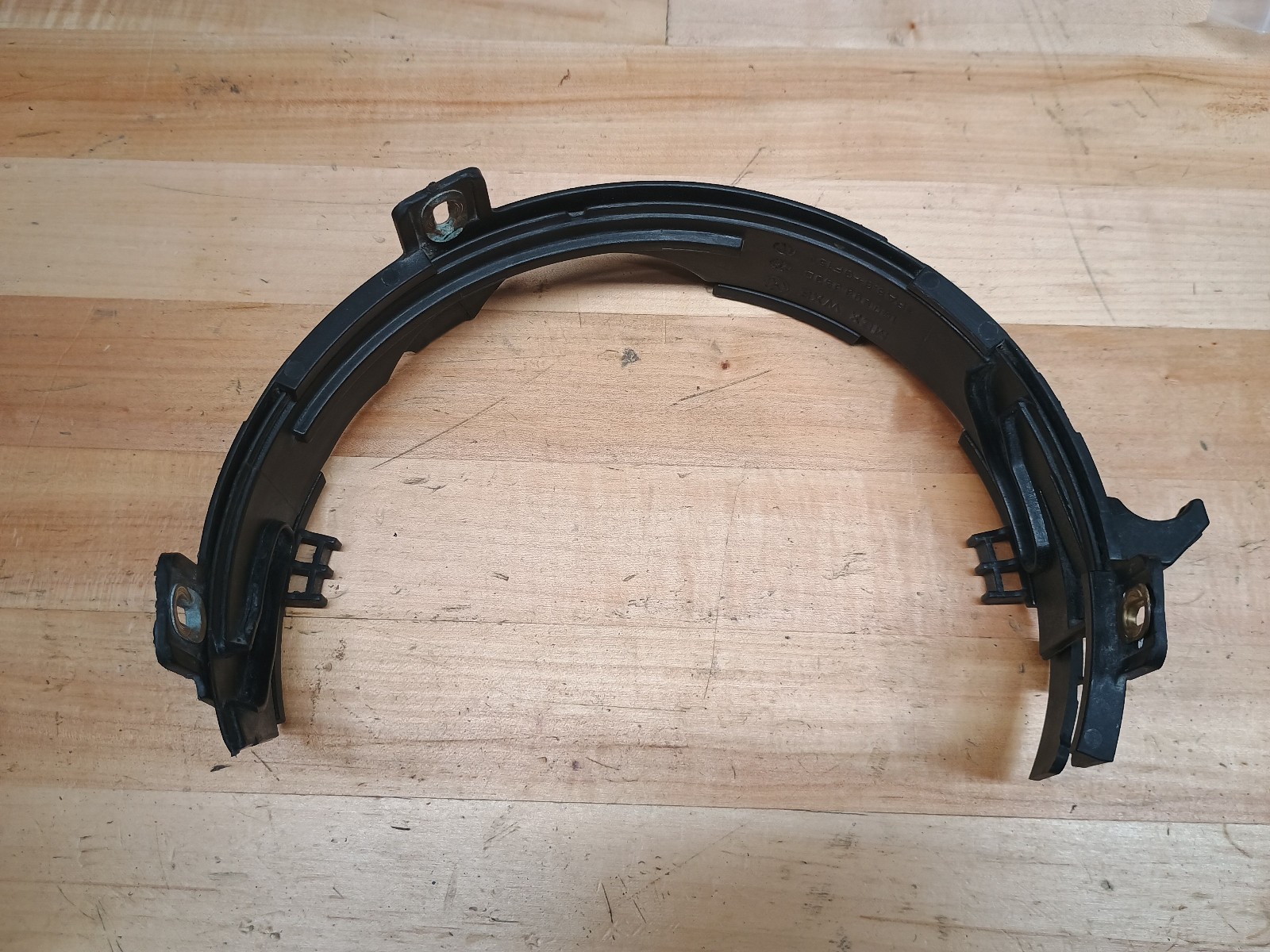 1998-2005 Volkswagen Beetle Left Headlight Locking Retaining Bracket 1C0806653D