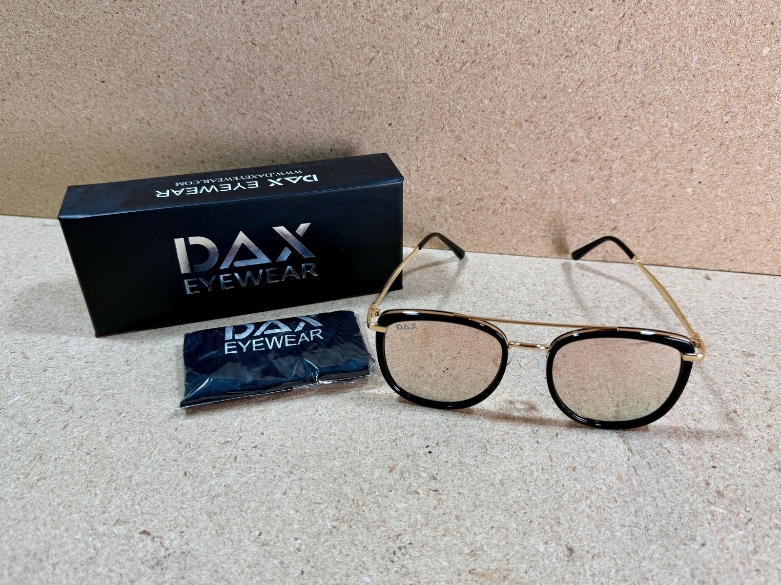 Dax Eyewear Shay Aviator UV 400 Metal Unisex Sunglasses - Ivy in Gold Dax Eyewear Shay Aviator UV 400 Metal Unisex Sunglasses - Ivy in Gold