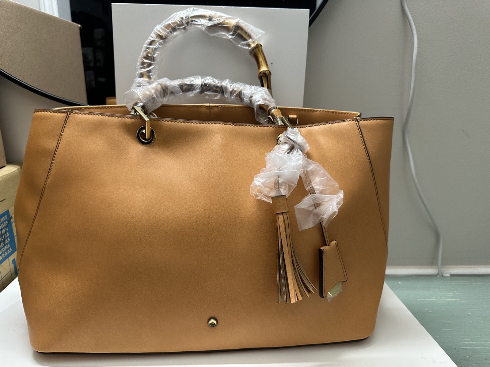 G.I.L.I. LARGE Camel Beige/Tan LEATHER BAG BAMBOO HANDLES— New—Never Used. 