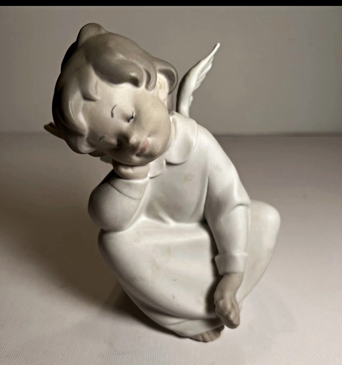 Vintage Lladró #4961 Dreaming Cherub MATTE Porcelain Angel Figurine Retired