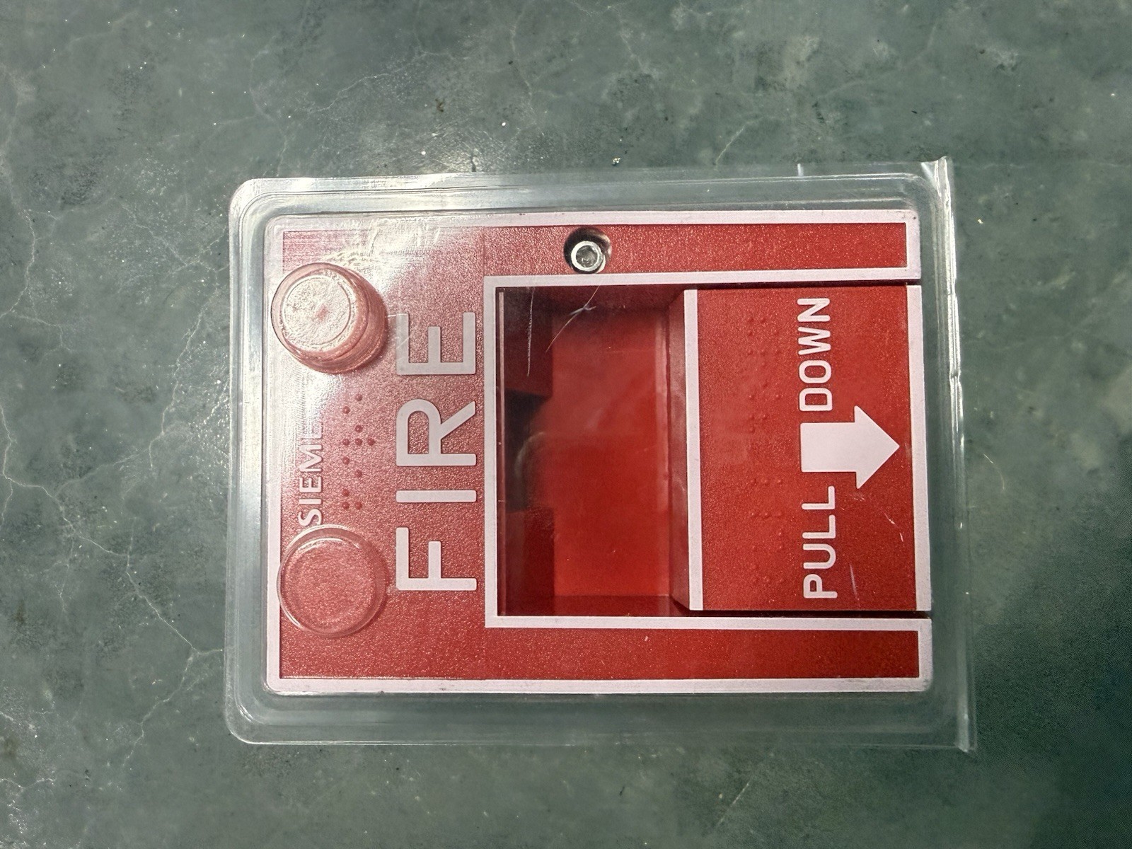 *New* Siemens MSI-10B MXL Addressable Fire Alarm Pull Station (500-893080) *New* Siemens MSI-10B MXL Addressable Fire Alarm Pull Station (500-893080)