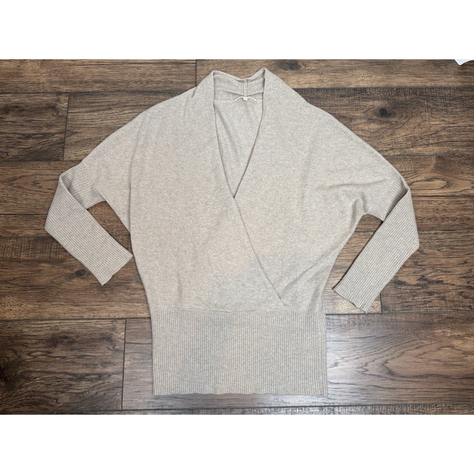100% Cashmere LA Made Wrap Crossover Knit Sweater Ribbed Sleeves Tan Sz M 100% Cashmere LA Made Wrap Crossover Knit Sweater Ribbed Sleeves Tan Sz M