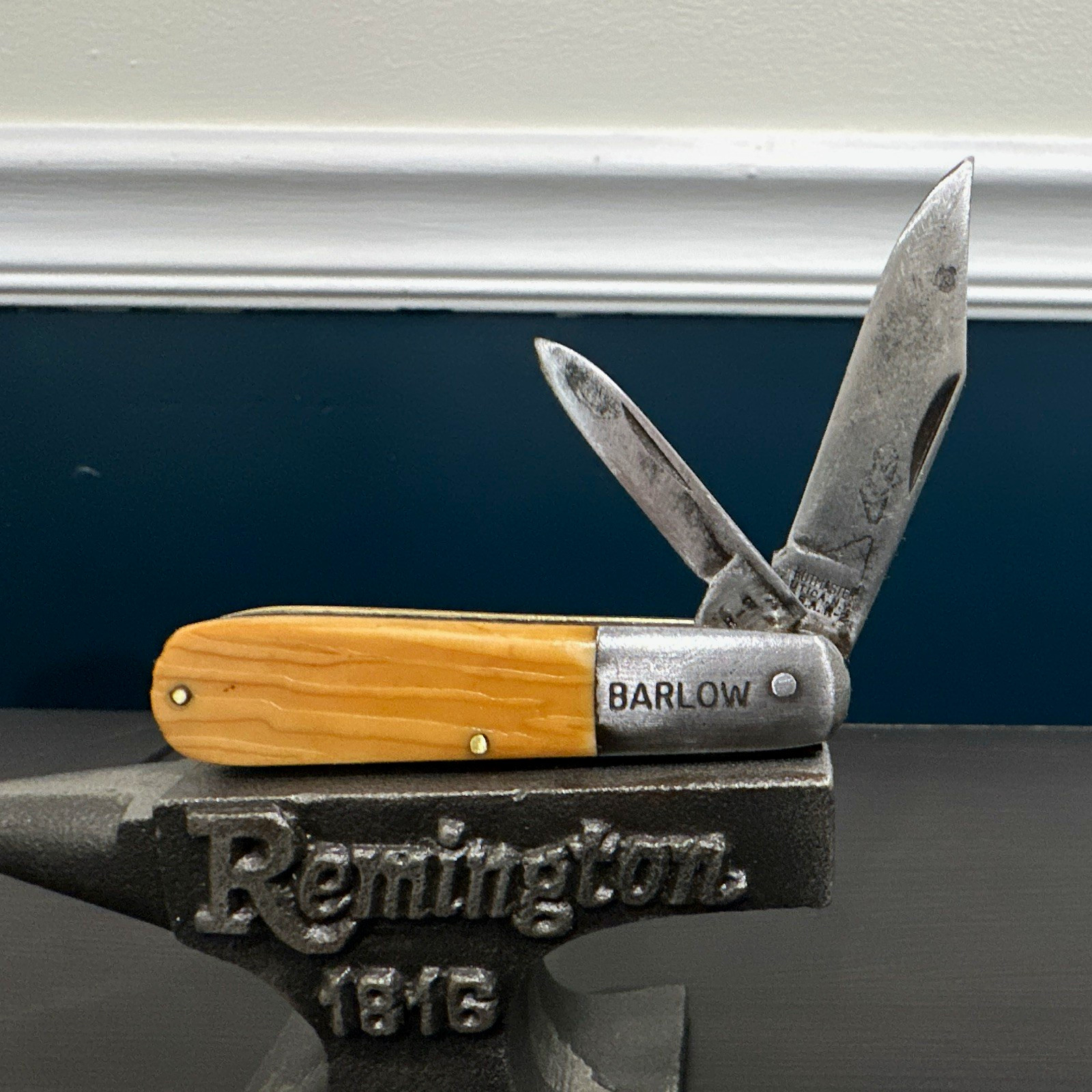 Kutmaster Vintage Barlow 2-Blade Slipjoint Pocketknife Brown Plastic Handle Kutmaster Vintage Barlow 2-Blade Slipjoint Pocketknife Brown Plastic Handle