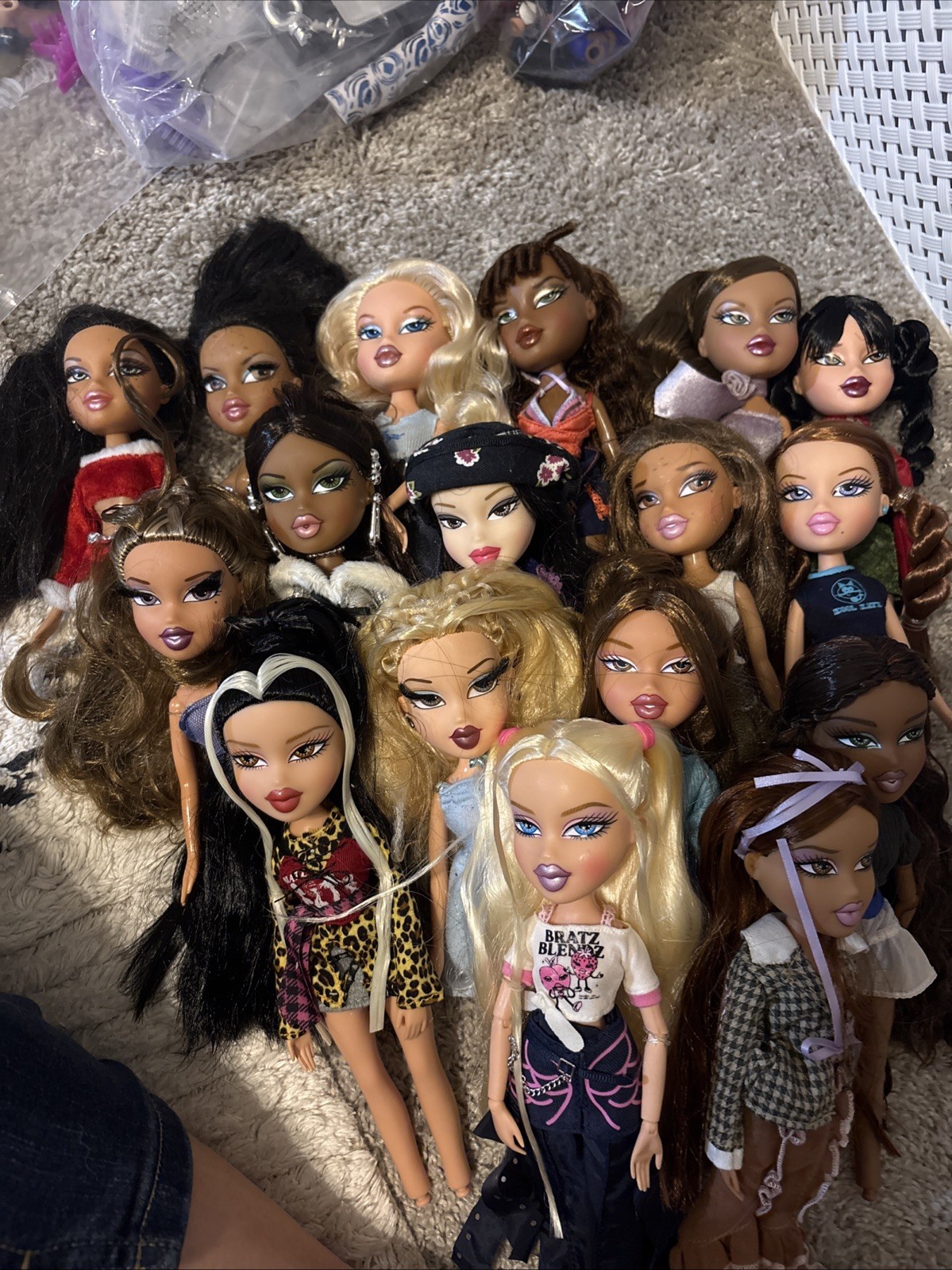 Bratz MGA Old & New Dolls 17 Dolls Bratz MGA Old & New Dolls 17 Dolls