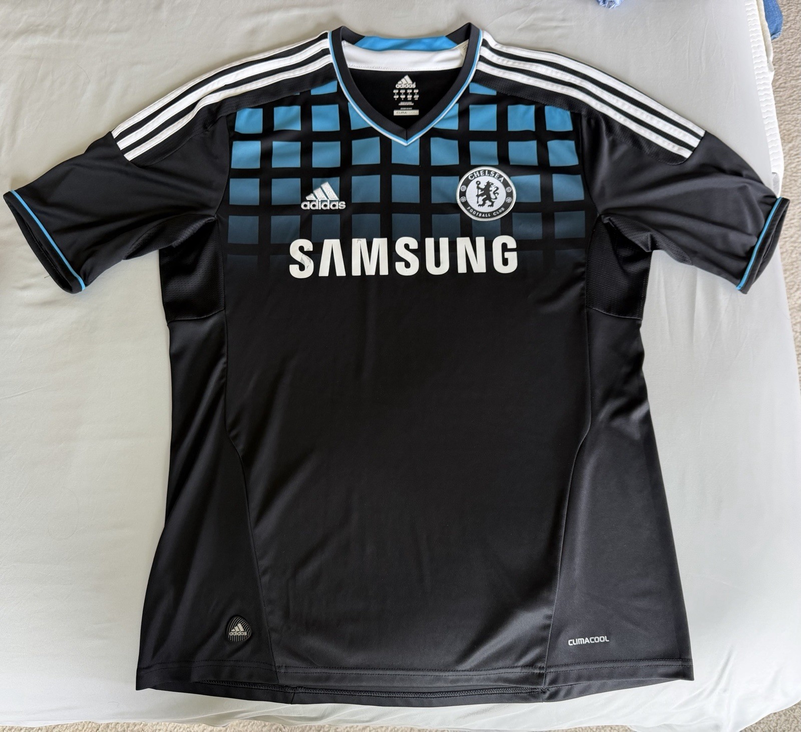 Adidas Chelsea FC 2011-12 Away Jersey Mens Large Black Blue Samsung V13911 Adidas Chelsea FC 2011-12 Away Jersey Mens Large Black Blue Samsung V13911