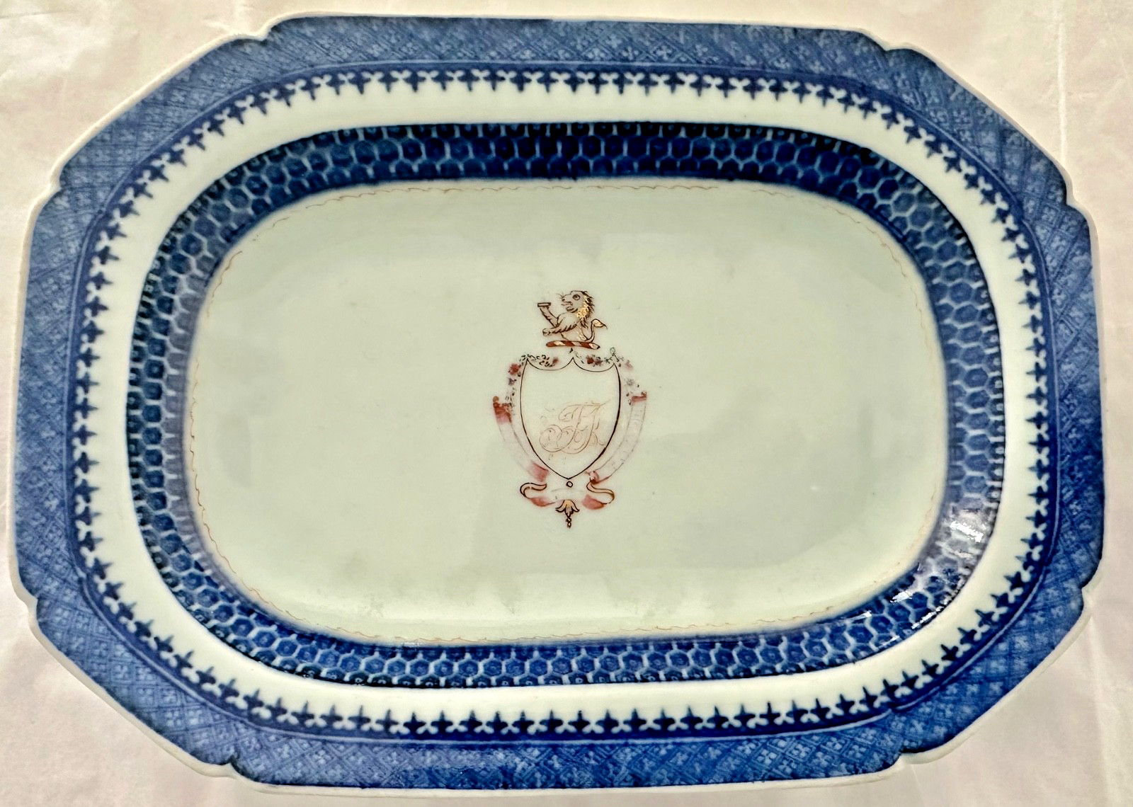 Antique 18th Century Chinese Export Porcelain Armorial platter dish crest 8/5.5