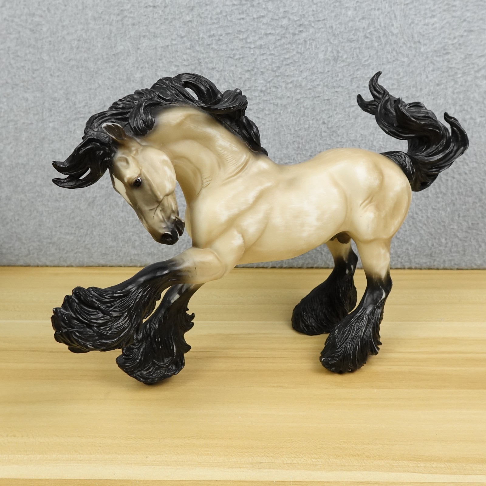 Breyer RETIRED 2019 TS Sampson Gypsy Vanner Good with Some Wear Breyer RETIRED 2019 TS Sampson Gypsy Vanner Good with Some Wear