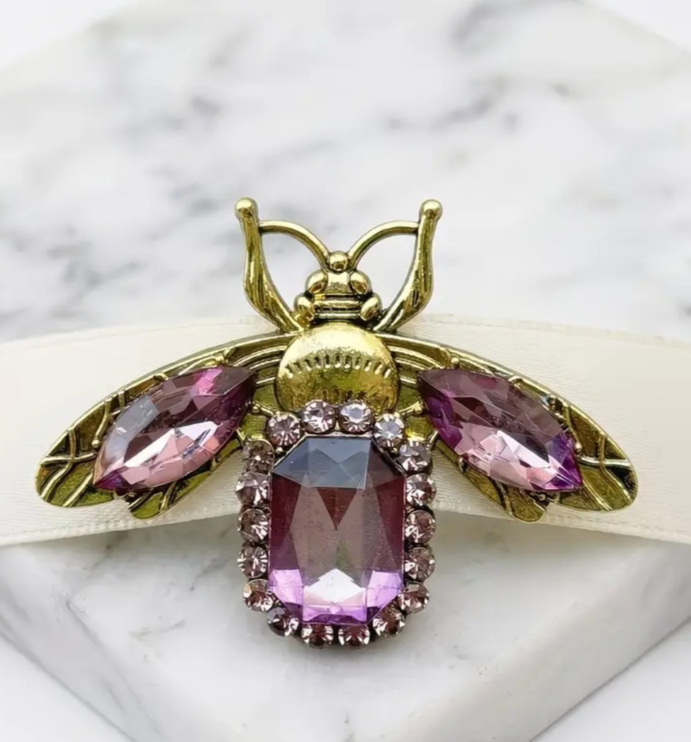 VINTAGE ROYAL PURPLE BEE INSECT BUG BROOCH PIN~RHINESTONE CRYSTAL~GARDENER GIFT VINTAGE ROYAL PURPLE BEE INSECT BUG BROOCH PIN~RHINESTONE CRYSTAL~GARDENER GIFT