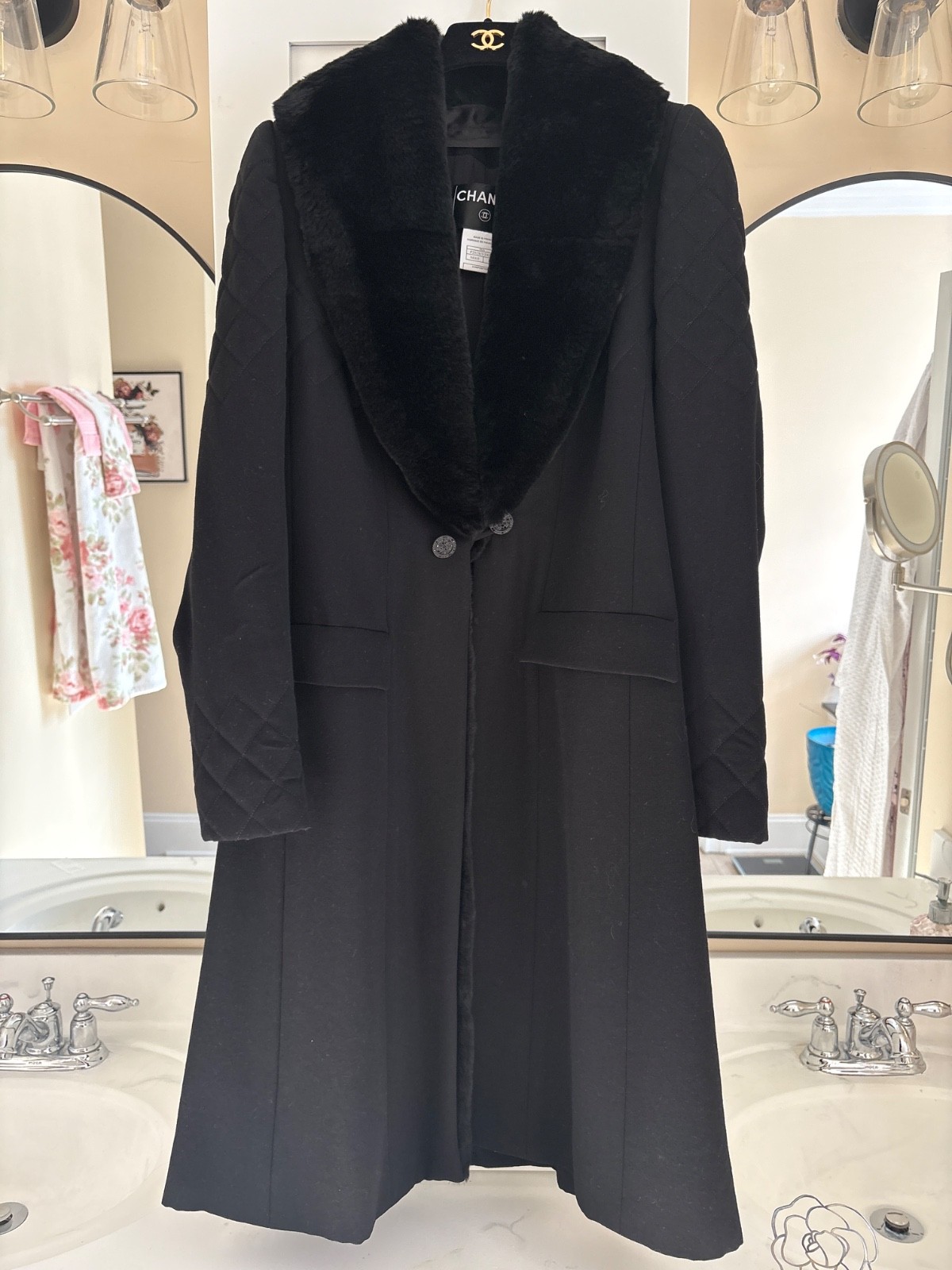NEW CHANEL 06A WOOL BLACK QUILTED ORYLAG FUR COAT 36 NEW CHANEL 06A WOOL BLACK QUILTED ORYLAG FUR COAT 36