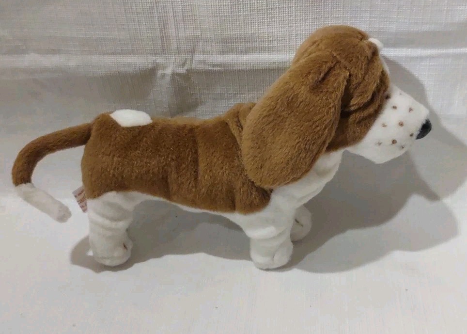 American Girl Basset Hound \'Grace\' Kit Kittredge pet puppy dog plush toy 2013 American Girl Basset Hound \'Grace\' Kit Kittredge pet puppy dog plush toy 2013
