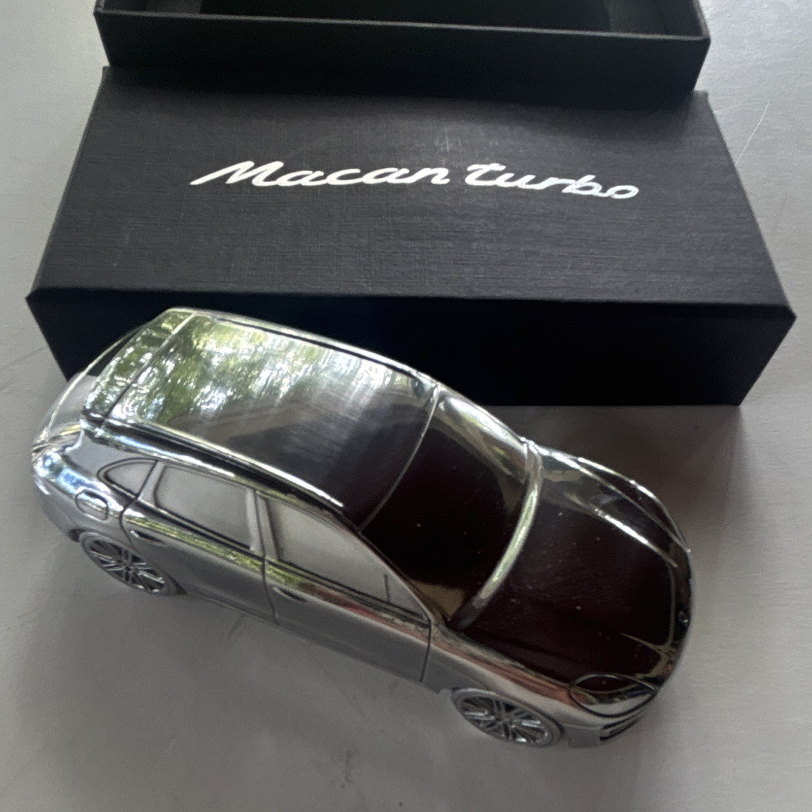 Awesome Aluminum Macan Turbo Porsche Paperweight 1:43 New Awesome Aluminum Macan Turbo Porsche Paperweight 1:43 New