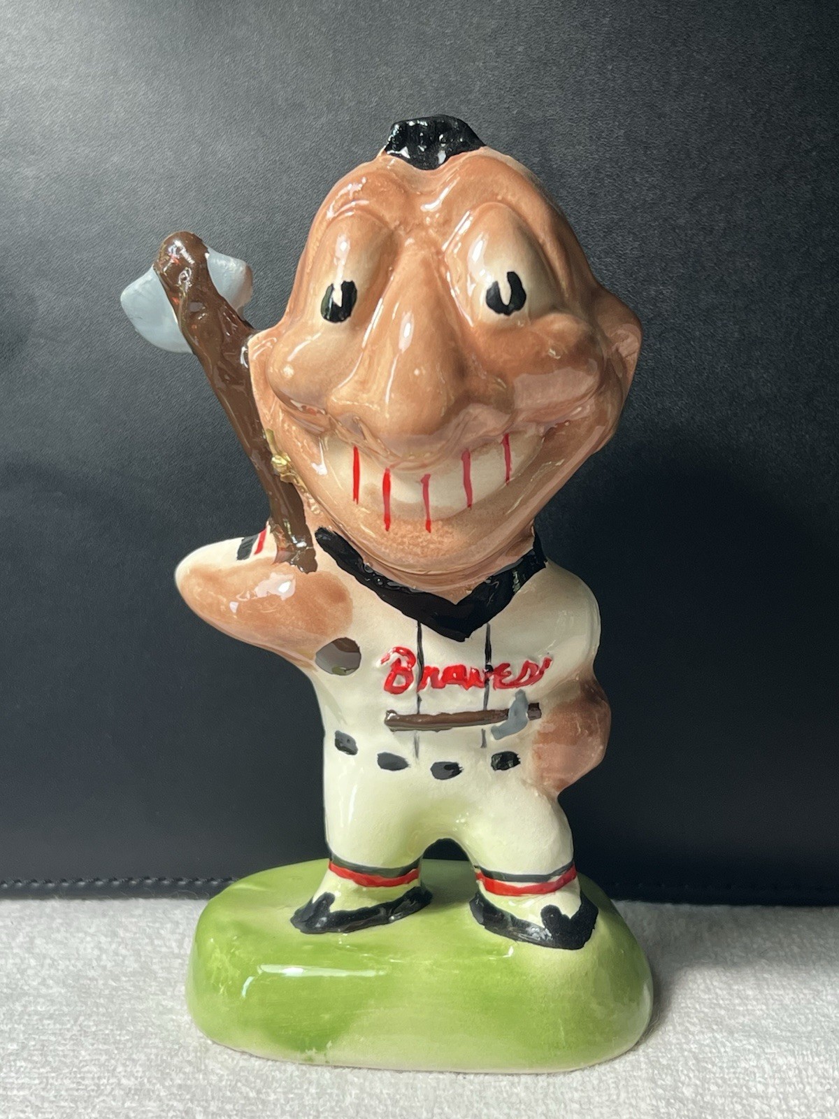 Vintage 1950s Gibbs-Conner Milwaukee Braves Mascot Ceramic Razor Bank Tomahawk