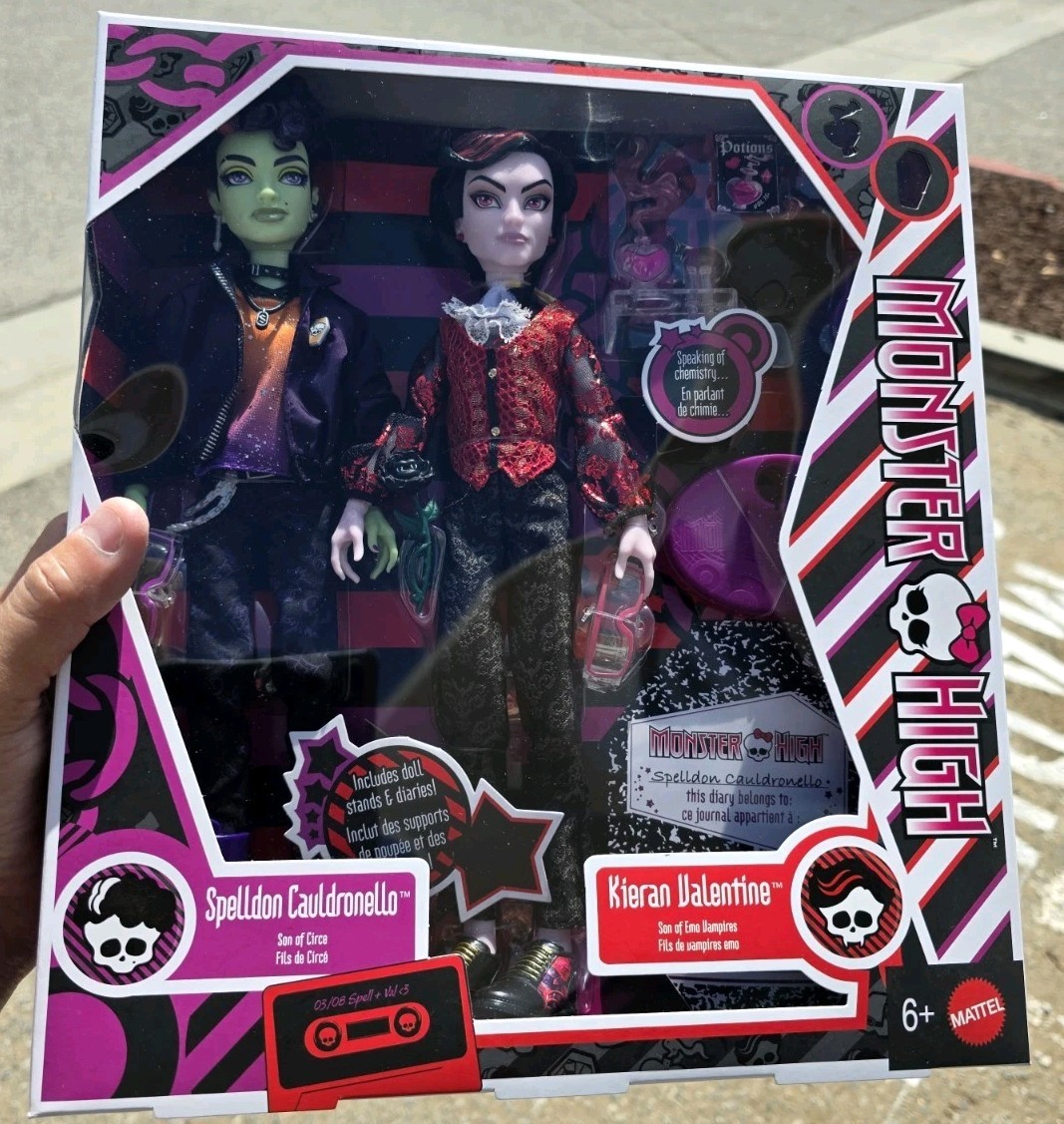 Monster High Kieran Valentine and Spelldon Cauldronello Dolls 2-Pack Monster High Kieran Valentine and Spelldon Cauldronello Dolls 2-Pack