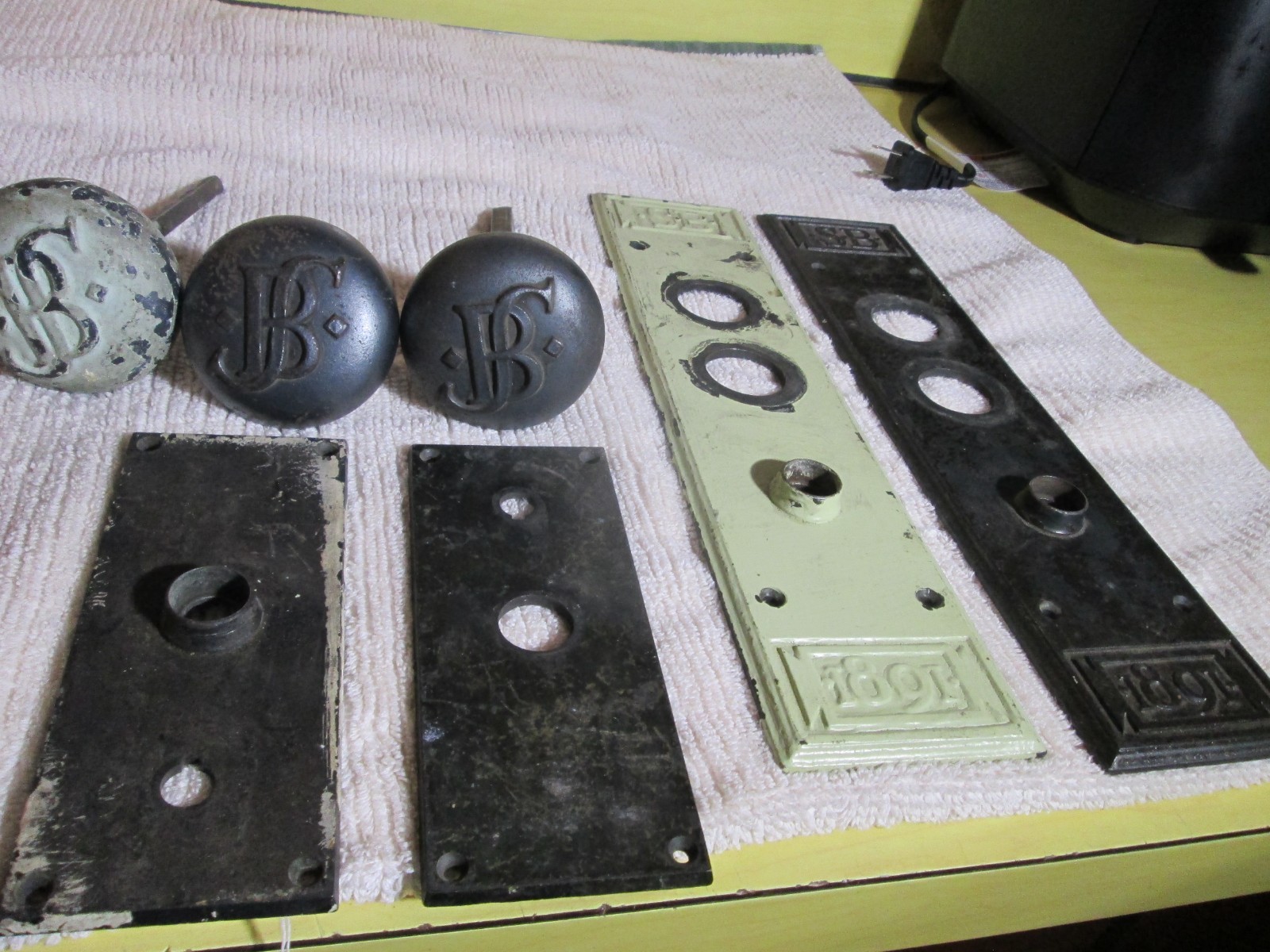 Lot Of 3 Antique Doorknobs & 4 Plates 1891 Security  Building St. Louis Mo