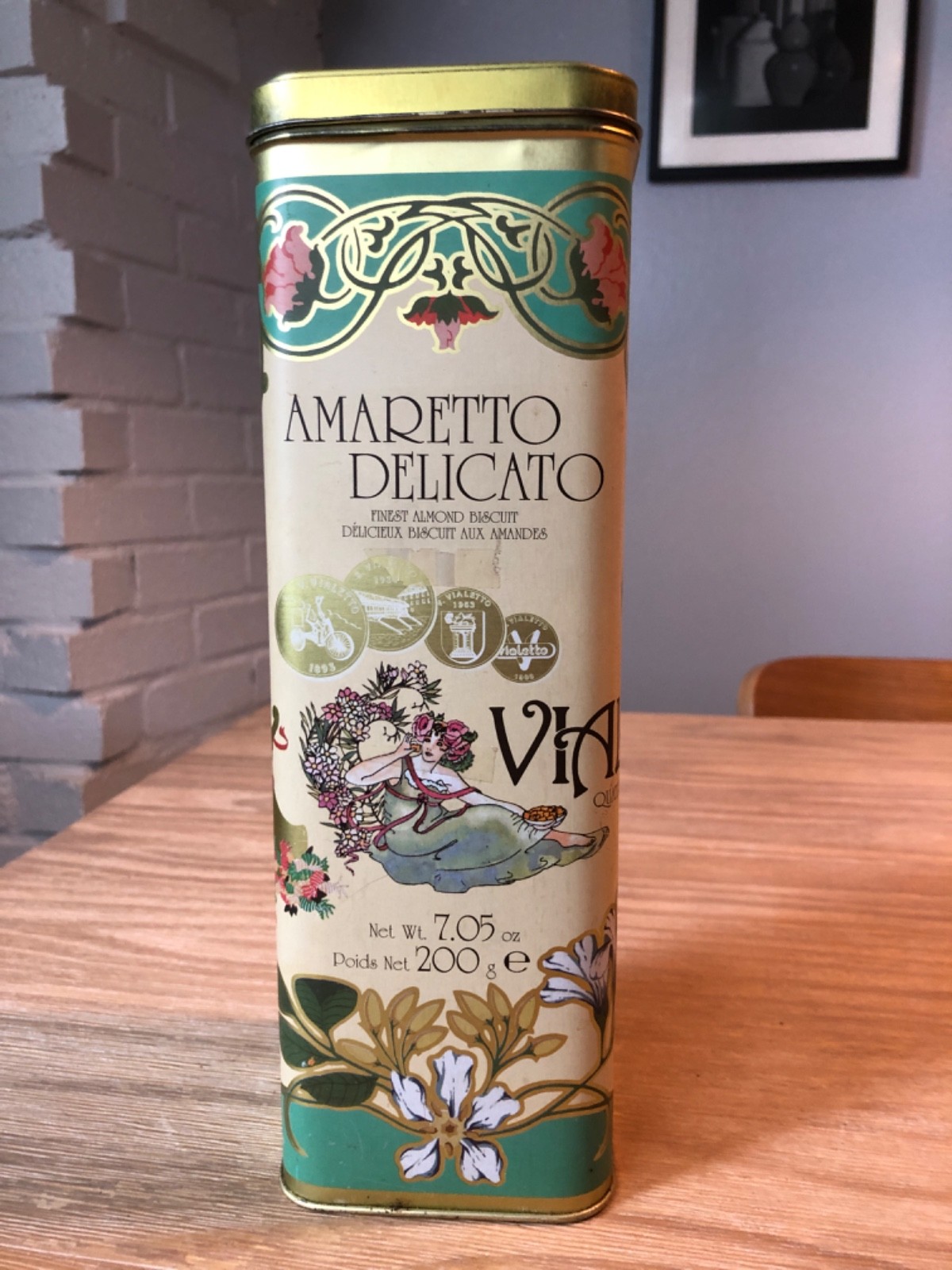 Vintage Vialetto Biscuit Tin – Italian Art Nouveau Floral Design Vintage Vialetto Biscuit Tin – Italian Art Nouveau Floral Design