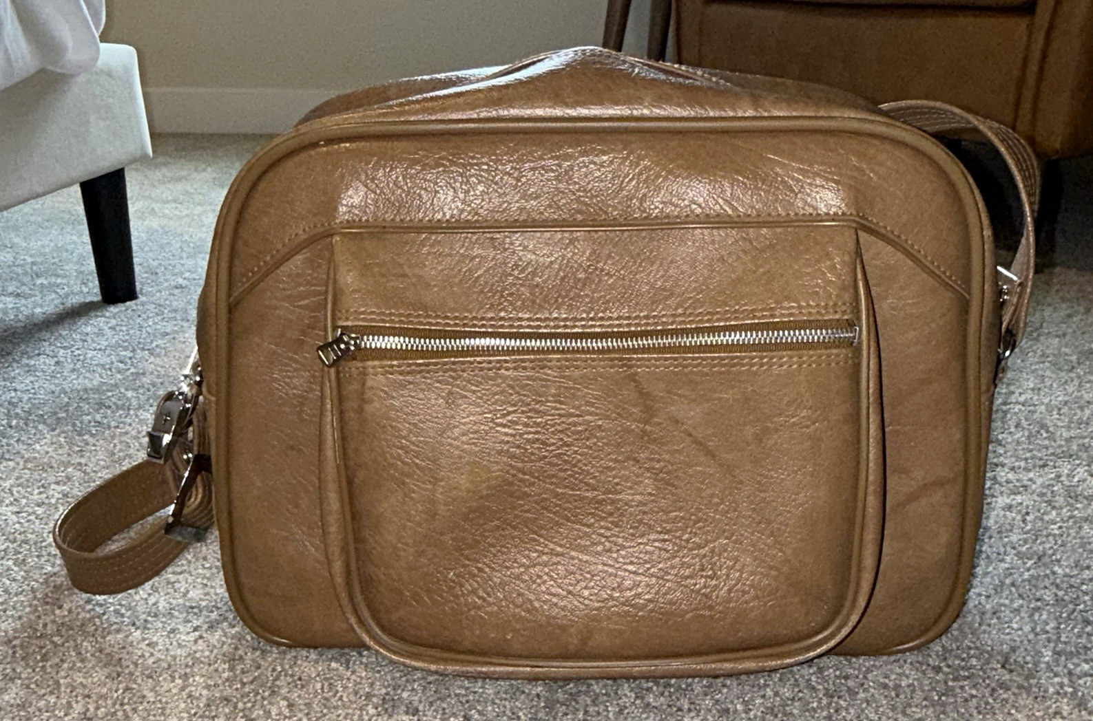 Vintage 1970s American Tourister Carry On Bag Vintage 1970s American Tourister Carry On Bag