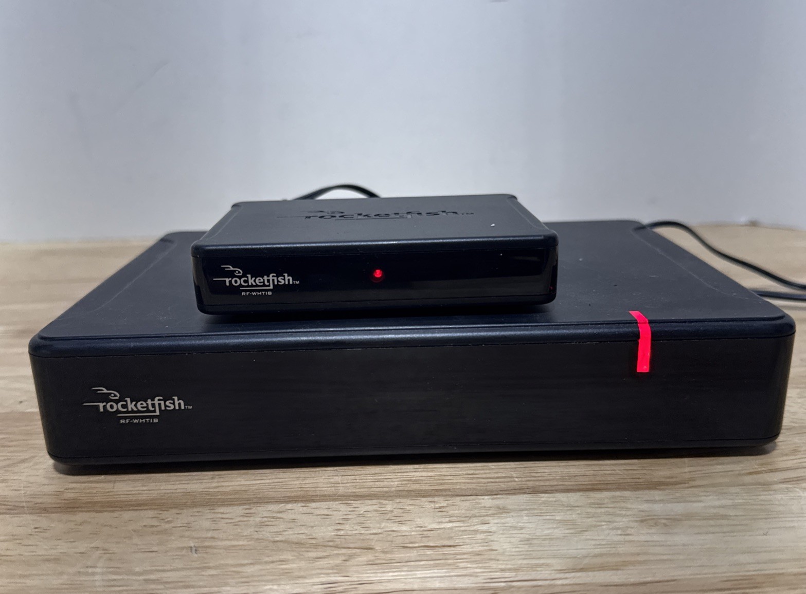 Rocketfish RF-WHTIB-A Wireless Black Rear Speaker Sender And Receiver Rocketfish RF-WHTIB-A Wireless Black Rear Speaker Sender And Receiver